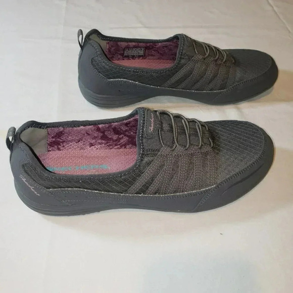 Skechers 9.5 Classic Fit‎ Memory Foam gray sneaker - Picture 2 of 5